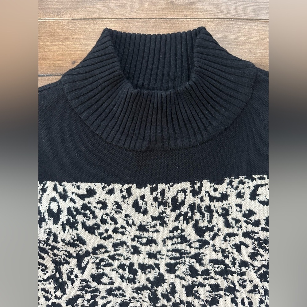 DKNY Leopard Print Sweater Dress M Turtleneck Bodycon Chic - Picture 3 of 5